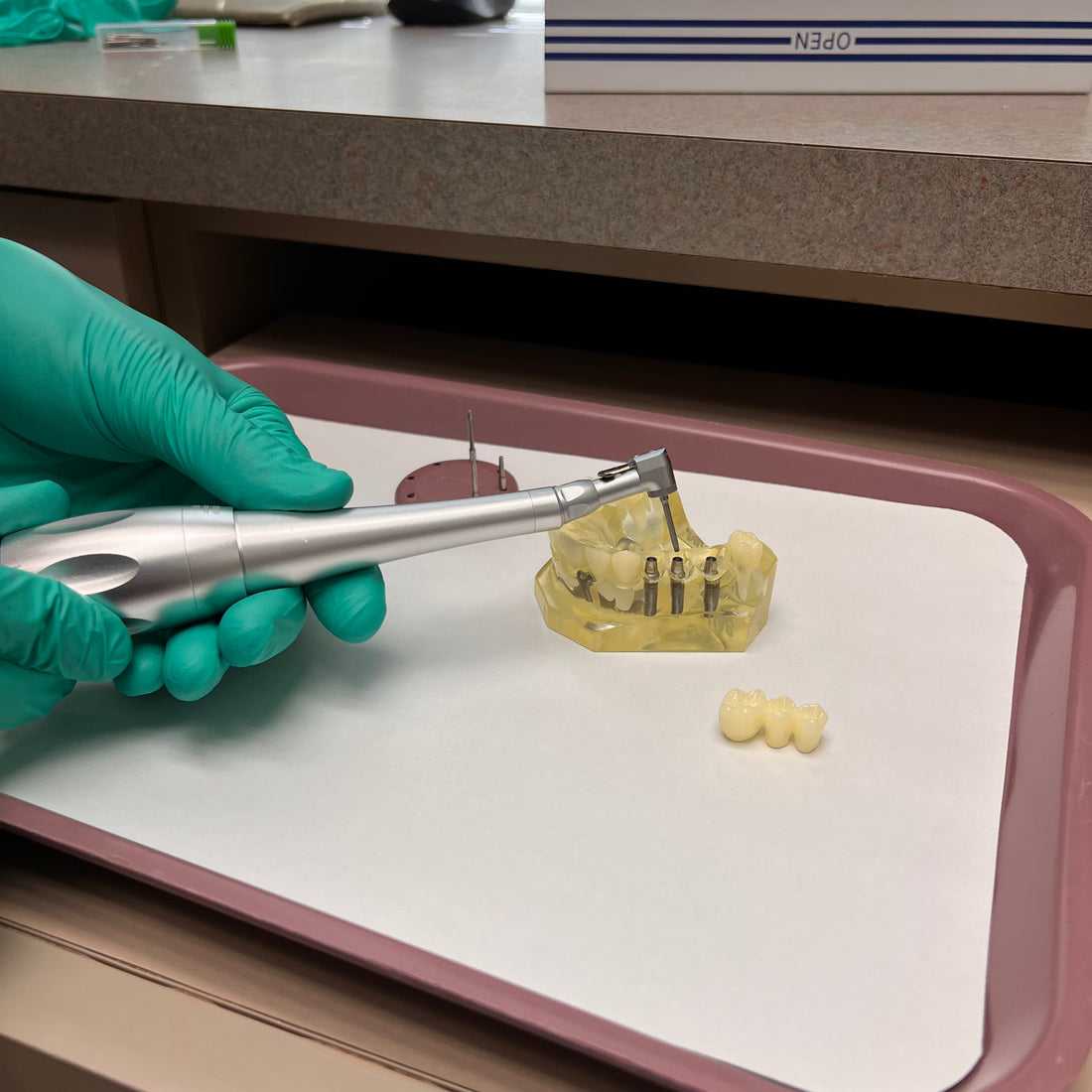 Why Every Dentist Needs a Variable Torque Driver in Their Implant Kit